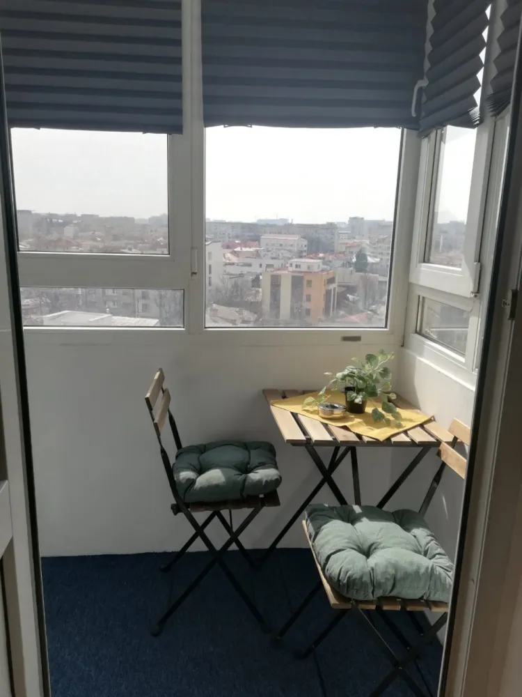 Garsoniera Titulescu - De vânzare Garsoniera 32mp, utilata și mobilată, etaj 8/11, cu balcon &nbsp;cozy,, vedere spate. Doar 8 minute de mers pe jos până în Piața Victoriei sau Gara Basarab.Se poate închiria imediat așa cum e. Pentru detalii tel: 0731624905.&nbsp;