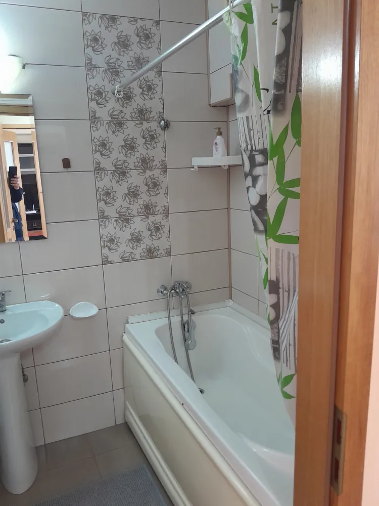 PF, vând apartament cu o camera - Vând apartament 1 cameră, mobilat complet, utilat, cu acces direct la magazine, bănci, restaurante, mijloace de transport în comun; etaj 2, Manastur, Cluj Napoca! Preț 119 000 euro, negociabilDetalii la nr de telefon: 0745589705