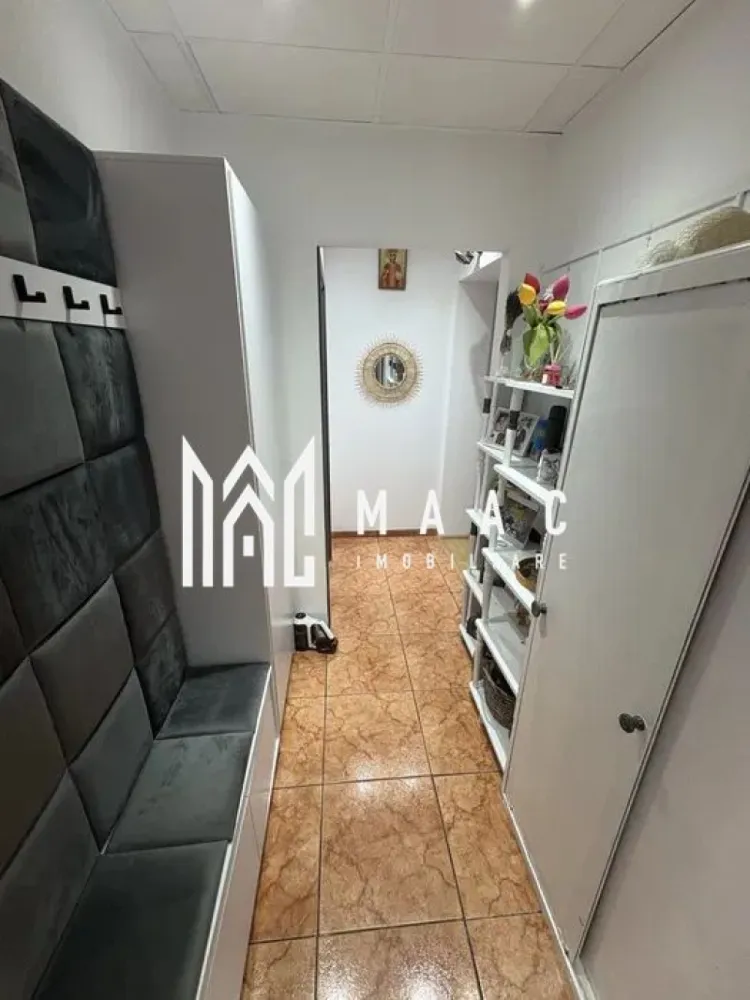 Apartament 2 camere | 58 MPU | Etaj 4 | Hipodrom 3 - MAAC Imobiliare vă propune spre vânzare un apartament cu 2 camere, confort 1, decomandat, situat la etajul 4 într-un bloc din cărămidă, aflat în curs de izolare termică.

 Detalii proprietate:
Suprafață utilă: 58 mp
Compartimentare eficientă:
2 camere
Bucătărie mare, separată
Baie cu geam de aerisire
2 holuri
Debara / dressing
Etaj: 4
Apartamentul se vinde mobilat
Pod spațios pentru depozitare

 Detalii imobil:
Bloc din cărămidă
În curs de izolare termică
Scară liniștită, cu doar 3 apartamente pe nivel
Apartamentul nu este orientat către strada principală, beneficiind de liniște

 Avantaje zonă:
2 școli și grădiniță în apropiere
Parc, magazine (Lidl, Profi), farmacii, bănci
Parcări gratuite, recent amenajate
Zonă bine conectată și căutată

 Alte informații:
Apartamentul a fost renovat recent
Potrivit atât pentru locuire, cât și pentru investiție

Pentru mai multe detalii precizati telefonic ca ati vazut anuntul cu ID: CP2864449