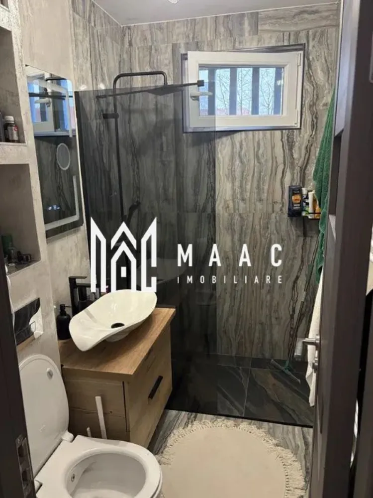 Apartament 2 camere | 58 MPU | Etaj 4 | Hipodrom 3 - MAAC Imobiliare vă propune spre vânzare un apartament cu 2 camere, confort 1, decomandat, situat la etajul 4 într-un bloc din cărămidă, aflat în curs de izolare termică.

 Detalii proprietate:
Suprafață utilă: 58 mp
Compartimentare eficientă:
2 camere
Bucătărie mare, separată
Baie cu geam de aerisire
2 holuri
Debara / dressing
Etaj: 4
Apartamentul se vinde mobilat
Pod spațios pentru depozitare

 Detalii imobil:
Bloc din cărămidă
În curs de izolare termică
Scară liniștită, cu doar 3 apartamente pe nivel
Apartamentul nu este orientat către strada principală, beneficiind de liniște

 Avantaje zonă:
2 școli și grădiniță în apropiere
Parc, magazine (Lidl, Profi), farmacii, bănci
Parcări gratuite, recent amenajate
Zonă bine conectată și căutată

 Alte informații:
Apartamentul a fost renovat recent
Potrivit atât pentru locuire, cât și pentru investiție

Pentru mai multe detalii precizati telefonic ca ati vazut anuntul cu ID: CP2864449