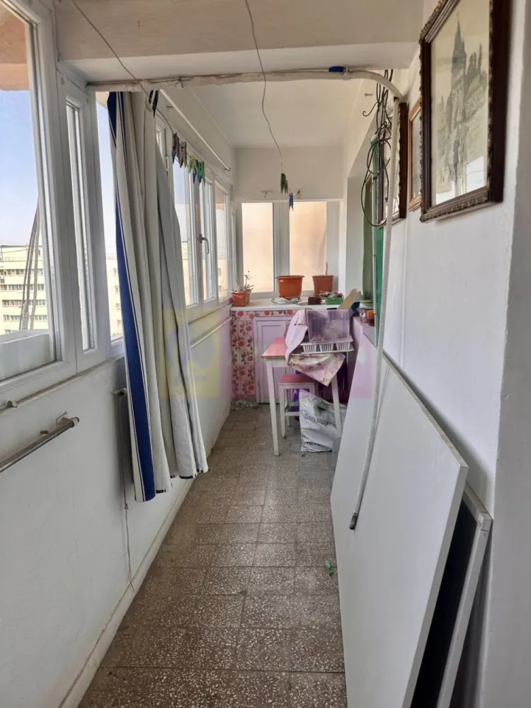 Apartament 3 camere -Soseua Iancului - Compania imobiliara Apulum94 va propune un apartament de 3 camere confort 1 ,decomandat, etajul 10/11 situaut pe Soseua Iancului , intrare stradala, bloc 1977,anvelopat ,scara intretinuta si monitorizata video .Apartamentul este rapid eliberabil, are o suprafata utila de 765mp si un balcon generos de 12 mp rezultand o suprafata totala de 77 mp.
 Pentru mai multe detalii sau o eventuala vizionare a apartamentului va rog sunati la numarul de telefon 0733683454- Dorin Dinu / Apulum94.