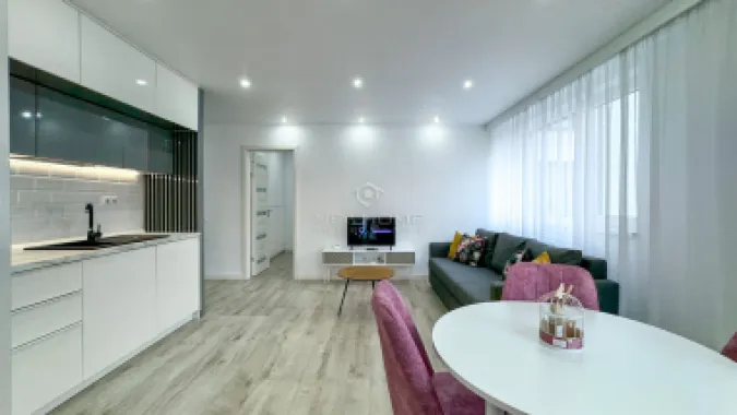 Apartament cu 3 camere de vânzare în zona Centrală