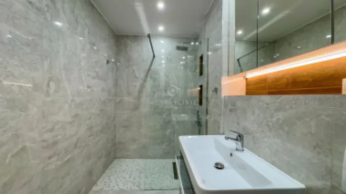 Apartament cu 3 camere de vânzare în zona Centrală