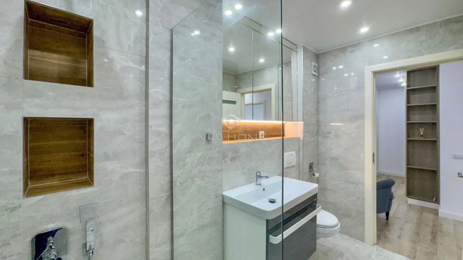 Apartament cu 3 camere de vânzare în zona Centrală