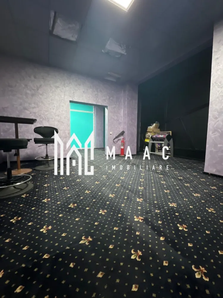 Spatiu Comercial | Ostroveni | Casa Stiintei - MAAC Imobiliare vă propune spre închiriere un spațiu comercial cu potențial excelent, situat în Râmnicu Vâlcea, cartier Ostroveni, într-o zonă intens circulată pietonal.

Spațiul are o suprafață utilă de 65 mp și este compartimentat eficient în 3 camere, grup sanitar, beneficiind de o vitrină stradală generoasă de aproximativ 10 mp, ideală pentru vizibilitate și promovare.

Imobilul se pretează pentru multiple tipuri de activități comerciale (birouri, salon, cabinet, magazin, punct de servicii etc.), iar locurile de parcare sunt disponibile chiar în fața clădirii, un avantaj important pentru clienți.

Zonă cu trafic pietonal intens
Vizibilitate foarte bună
Compartimentare practică
Posibilitate de reamenajare – se oferă perioadă de grație de 30 de zile

Condiții de închiriere:

* Chirie: 700 euro/lună + TVA
* Garanție: 1 lună de chirie
* Contract flexibil, ideal pentru dezvoltarea unei afaceri

Pentru mai multe detalii sau pentru programarea unei vizionări, MAAC Imobiliare vă stă la dispoziție.

id: CP2864890