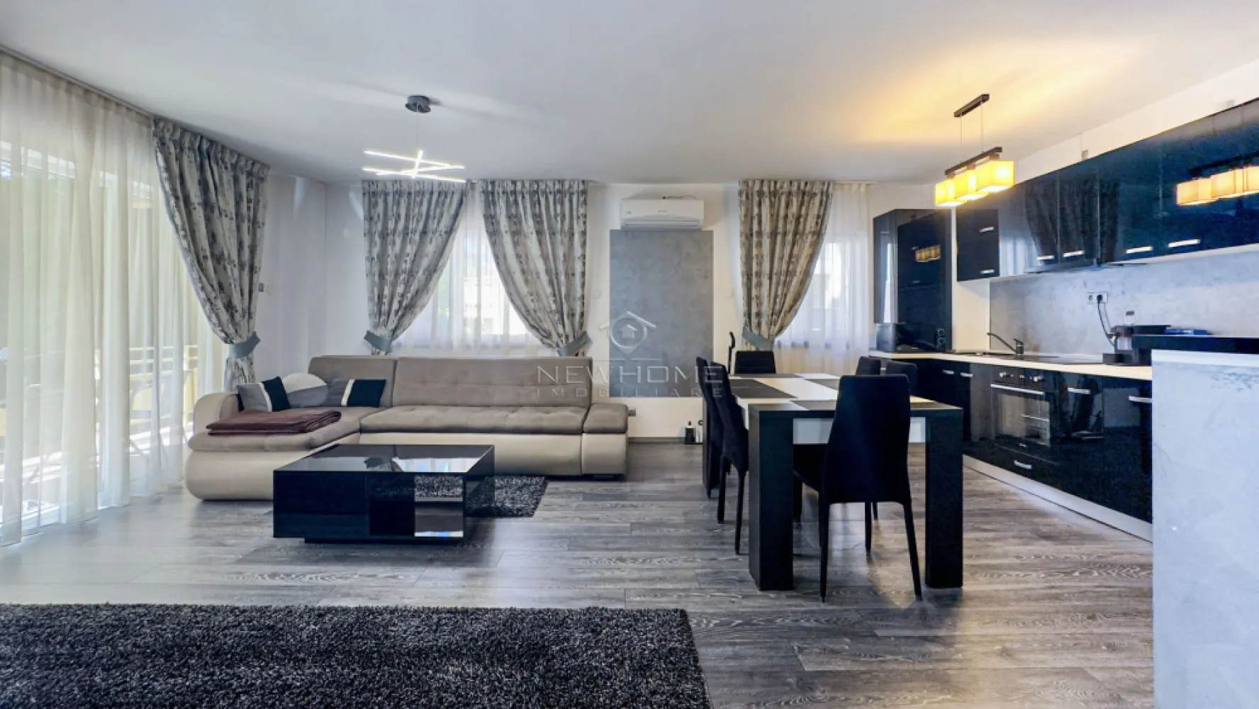 Apartament 3 camere 90 mp, 20 mp terasa, 90 mp gradina - NewHOME Imobiliare ofera in EXCLUSIVITATE spre vanzare, apartament modern cu 3 camere, situat in cartierul Buna Ziua intr-o zona linistita. Apartamentul este amplasat la parterul inalt al unui imobil construit in anul 2015. Compus din: hol, living openspace impreuna cu bucatariea, 2 dormitoare, 2 bai, 2 balcoane, se poate achiziționa și loc de PARCARE subteran, boxa pentru depozitare la prețul de 18.000 euro. Dispune de suprafata utila de 90 mp, 20 mp terase, 90 mp de gradina. Pentru confortul Dvs. se vinde complet mobilat/utilat, dotat cu centrala termica proprie, AER conditionat, electrocasnice de calitate. Avand in vedere poziția si avantajele zonei este una de mare interes, fiind in apropire de transport in comun, magazine alimentare, farmacii, banci etc. Pentru mai multe informatii si pentru a programa o vizionare, contactati-ne cu incredere!