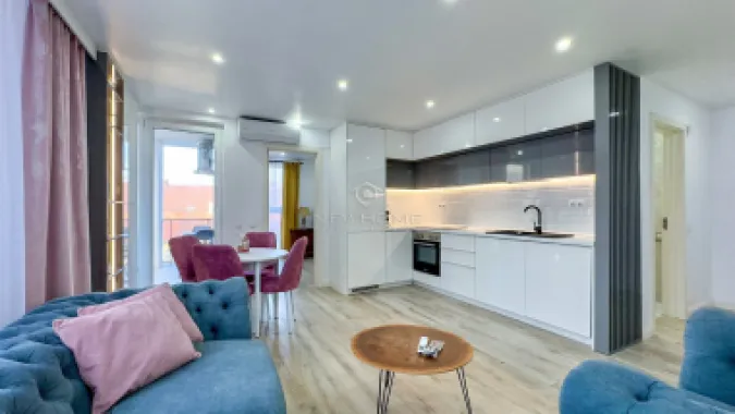 Apartament cu 3 camere de vânzare în zona Centrală