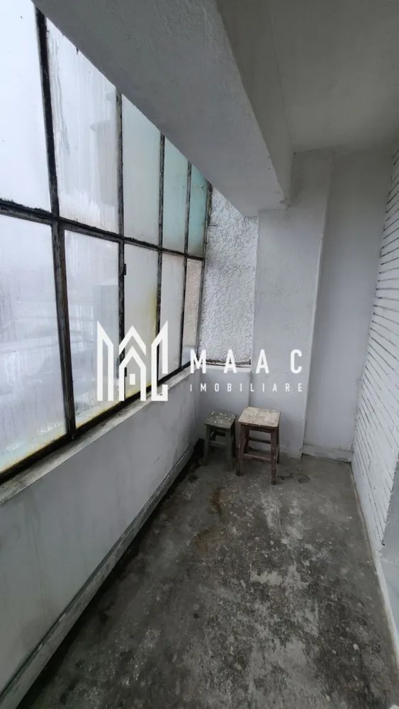 Apartament 2 camere 60MP | Ostroveni - Apartament 2 camere Ostroveni | 60MP | Centrala termica, disponibil imediat pentru locuit.

MAAC Imobiliare vă propune spre vânzare un apartament cu 2 camere, situat pe Strada Luceafarului, in zona Cina, Ostroveni.
Proprietatea se află la etajul 4 din 4 al unui bloc recent construit, prevazut cu lift, si cu pod mansardat.

Apartamentul este inteligent compartimentat pentru a oferi confort și funcționalitate:

* Living luminos și primitor

* Bucătărie generoasa cu acces la unul dintre cele 2 balcoane

* 1 dormitor

* 1 grupur sanitar

* 2 Balcoane utile și accesibile in suprafata generoasa de 8MP

Pentru un confort termic sporit, apartamentul beneficiaza de incalzire printr-o centrala termica proprie, iar incalzirea este prin calorifere

Apartamentul a fost renovat si isi asteapta o noua familie, ce il poate mobila si utila dupa bunul plac.

Această proprietate este ideală pentru familii, dar și pentru cei care își doresc confort, stil și o locație excelentă pe una dintre cele mai căutate artere ale orașului.

Pentru mai multe detalii sau pentru programarea unei vizionări, MAAC Imobiliare vă stă cu drag la dispoziție.

ID CP2864768
