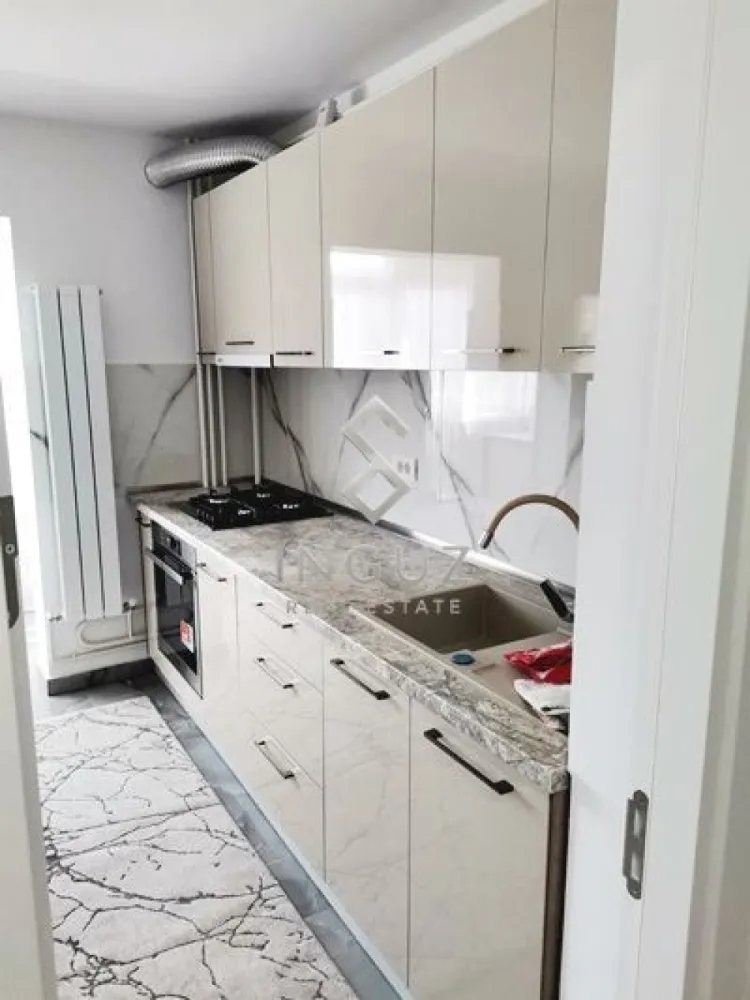 Apartament 2 camere de închiriat – Dristor, Sector 3 - Apartament 2 camere de închiriat – Dristor, Sector 3 ⬇️ العربية ⬇️
600 € / lună | 51 mp | etaj 4

Apartament decomandat de 2 camere, situat în zona Dristor, pe Aleea Buteica Marius Emanoil nr. 2, Sector 3, la aproximativ 10 minute de mers pe jos de metrou.
Locuința este modernă, bine compartimentată și pregătită pentru mutare imediată.

• 51 mp
• Etaj 4 din 8
• Compartimentare decomandată
• Centrală proprie
• Bloc cu 2 lifturi
• Foarte aproape de Kaufland Mihai Bravu
• Zonă liniștită și accesibilă

Acces rapid către metrou, magazine și mijloace de transport.
Pentru mai multe detalii sau vizionare, vă rugăm să ne contactați.

شقة غرفتين للإيجار – دريستور، القطاع 3
600 € / شهر | 51 متر مربع | الطابق 4

شقة مميزة مكونة من غرفتين منفصلتين، تقع في منطقة دريستور على شارع
Aleea Buteica Marius Emanoil Nr. 2 – القطاع 3، وتبعد حوالي 10 دقائق مشيًا عن المترو.

الشقة حديثة، عملية، وجاهزة للسكن فورًا.

• 51 متر مربع
• الطابق 4 من 8
• تقسيم منفصل
• تدفئة مركزية خاصة
• البناء يحتوي على مصعدين
• قريبة جدًا من Kaufland Mihai Bravu
• منطقة هادئة وممتازة

موقع جيد مع وصول سريع إلى المترو والمحال التجارية ووسائل النقل.
للمزيد من التفاصيل أو لتحديد موعد للمعاينة، يرجى التواصل معنا.

Inguz Real Estate
📱 +40 774 017 567 (WhatsApp)
📱 +40 724 922 092
✉️ info.inguzrealestate.com