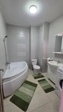 Apartament , etaj 1 , strada Malinului
