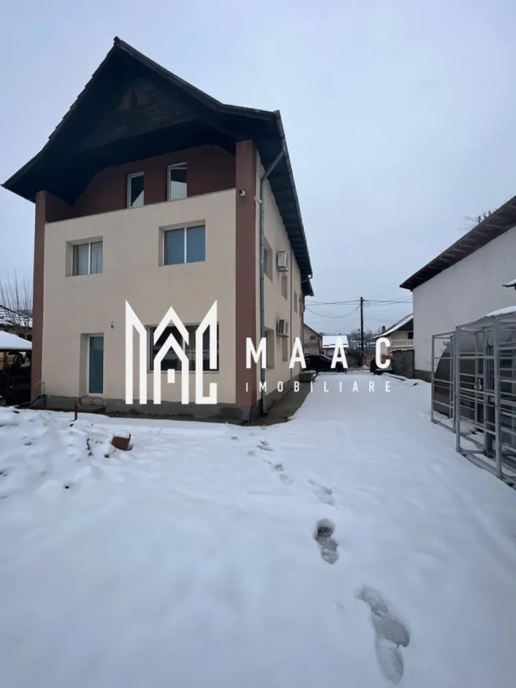 Vila | P+2 | Magazin | Pausesti-Maglasi | Cheia - MAAC Imobiliare vă propune spre vânzare o vilă P+2, situată în Păușești Măglași, la doar 200 m de intersecția cu Cheia, în imediata vecinătate a stațiunii Băile Olănești, zonă recunoscută pentru potențialul turistic ridicat.

Proprietatea are o suprafață construită de 360 mp și este amplasată pe un teren generos de 950 mp. Construită în 2015, vila beneficiază de o compartimentare practică și funcțională.

La parter, imobilul dispune de vitrină stradală, spațiu utilizat anterior ca magazin mixt, ideal pentru activitate comercială, recepție sau zonă comună în cazul amenajării ca pensiune.

Casa este compartimentată astfel:

* 7 camere
* bucătărie
* 3 grupuri sanitare

Datorită amplasării, suprafeței și configurației, proprietatea este potrivită atât pentru locuința, cât și pentru investiție, având potențial excelent pentru pensiune, unitate de cazare sau alte activități turistice, beneficiind de proximitatea stațiunii Băile Olănești.

Avantaje principale:

* regim de înălțime P+2
* vitrină stradală la parter - Fost MAGAZIN
* construcție modernă (2015)
* teren de 950 mp
* vecinătatea stațiunii Băile Olănești
* acces facil către Râmnicu Vâlcea

Imobilul beneficiaza de toate utilitatile: apa, gaze, curent, canalizare.

Pentru mai multe detalii și programarea unei vizionări, vă invităm să contactați MAAC Imobiliare.

id: CP2865934