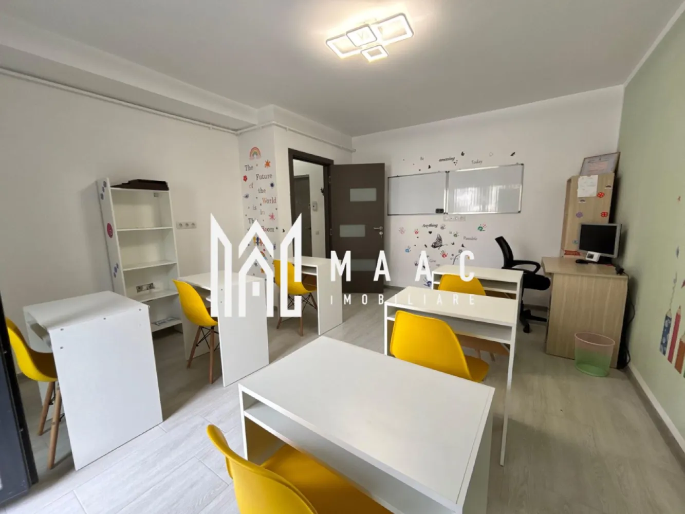 Apartament 2 camere | 42 MPU | Parter | Parcare | Gradina | Doamna Stanca - MAAC Imobiliare vă propune spre închiriere un apartament cu 2 camere, situat pe Doamna Stanca, la parter, într-o zonă modernă și accesibilă din Sibiu.

Locuința este potrivită atât pentru locuit, cât și pentru activitate de birou sau afacere de cartier, datorită poziționării și accesului facil.

Detalii apartament
Suprafață utilă: 42 mp
Parter
2 camere
Grădină proprie
Loc de parcare inclus
Compartimentare și dotări
Living
Dormitor
Bucătărie mobilată
Baie
Hol
Avantaje și beneficii
Parter – acces facil
Grădină proprie pentru relaxare
Bucătărie mobilată
Loc de parcare privat inclus
Spațiu bine compartimentat
Costuri reduse de întreținere
Pretabil pentru

locuință personală
 birou
 salon
 activitate comercială de cartier

Avantaje locație
Zona Doamna Stanca – Sibiu
Aproape de:
Shopping City Sibiu
magazine și supermarketuri
farmacii
mijloace de transport
școli și grădinițe
Acces rapid către centrul orașului și zona industrială Vest

Pentru mai multe informații sau pentru a programa o vizionare, nu ezitați să ne contactați, specificand ID: CP3097940