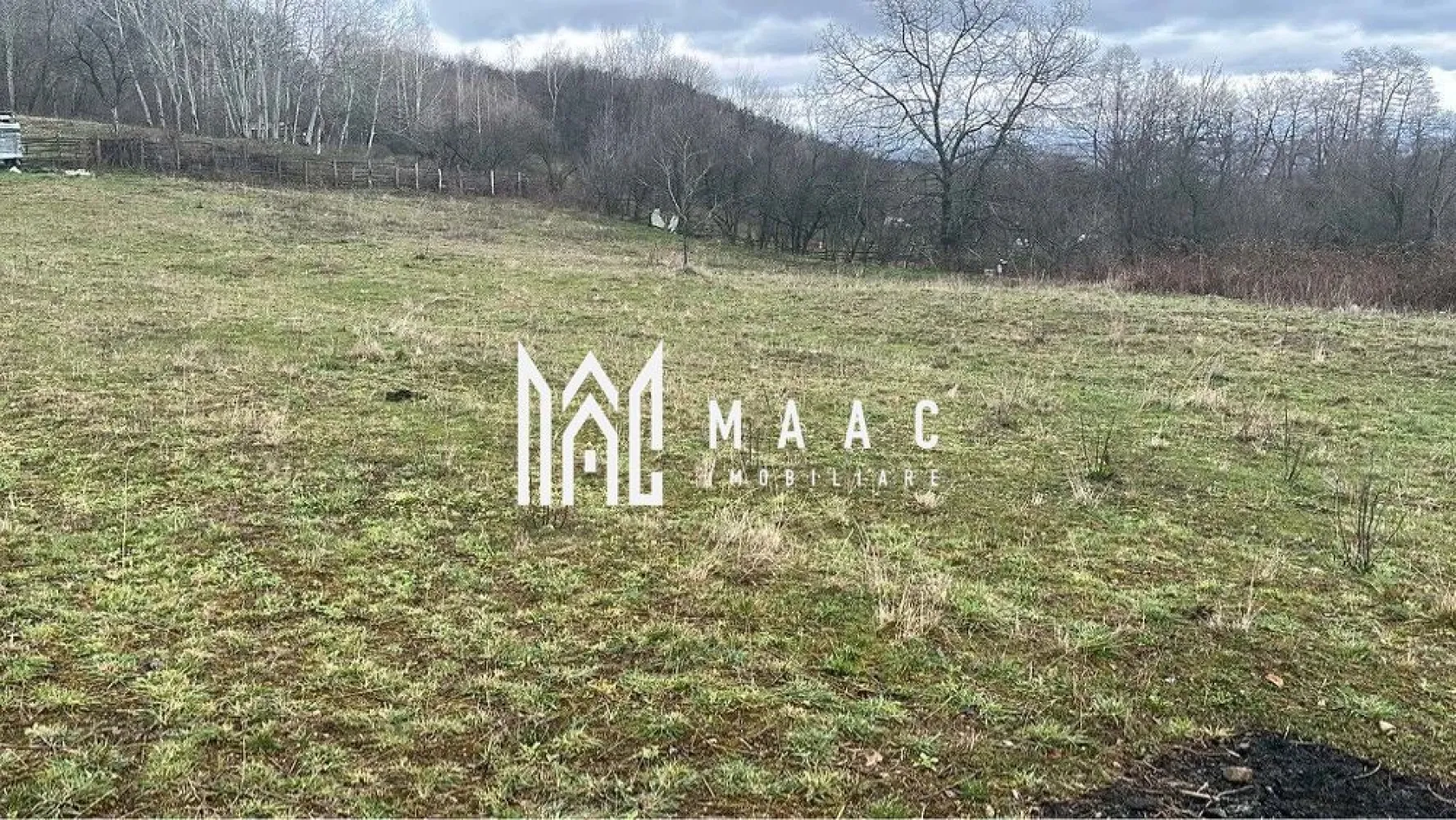 Teren Vladesti | 2311 mp | Intravilan +extravilan | - MAAC Imobiliare vă propune spre vânzare un teren situat în Vlădești,sat Fundatura – Vâlcea, într-o zonă liniștită și apreciată, ideală pentru construcția unei locuințe, investiție sau dezvoltare pe termen lung. Proprietatea beneficiază de o suprafață totală de 2311 mp, având atât teren intravilan, cât și extravilan, oferind multiple posibilități de utilizare.
Poziționarea terenului oferă un cadru natural plăcut, liniște și acces facil către oraș, fiind alegerea potrivită pentru cei care își doresc spațiu, intimitate și potențial de dezvoltare.
Caracteristici:
Teren situat în Vlădești – Vâlcea
Suprafață totală de 2311 mp
Categorie mixtă: intravilan + extravilan
Zonă liniștită și aerisită
Ideal pentru construcție sau investiție
Acces facil către oraș
Avantaje:
Potențial excelent pentru dezvoltare
Cadru natural și liniștit
Posibilitate de amenajare locuință sau casă de vacanță
Acces rapid către principalele puncte de interes
Suprafață generoasă
Pentru mai multe informații și programarea unei vizionări, echipa MAAC Imobiliare vă stă la dispoziție. ID 3095493
