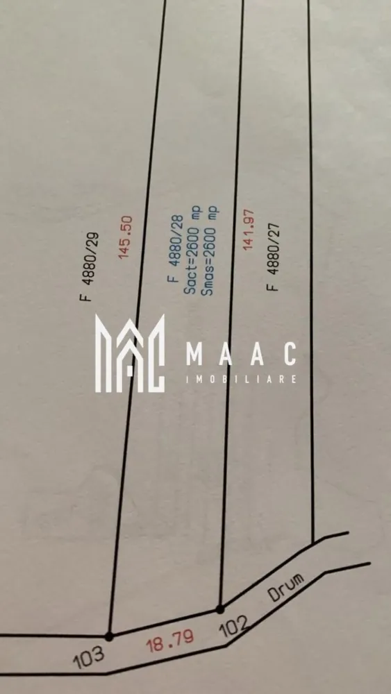 Teren Extravilan | 2.600 MPU | Talmaciu - MAAC Imobiliare vă propune spre vânzare un teren extravilan situat în zona Tălmaciu, într-o locație liniștită, ușor accesibilă și cu potențial excelent pentru investiție sau exploatare agricolă. Suprafață totală: 2.600 mp Acces: pe ambele laturi ale terenului Deschidere: 19 m la drum pietruit Stare: teren îngrijit și bine întreținut Proprietatea se remarcă prin accesibilitatea facilă, poziția avantajoasă și terenul plan, ceea ce o face potrivită pentru diverse destinații: investiții viitoare, construcții (după trecerea în intravilan) sau activități agricole. 📞 Pentru detalii suplimentare și programarea unei vizionări, contactați MAAC Imobiliare, menționând ID anunț: CP2805211.
