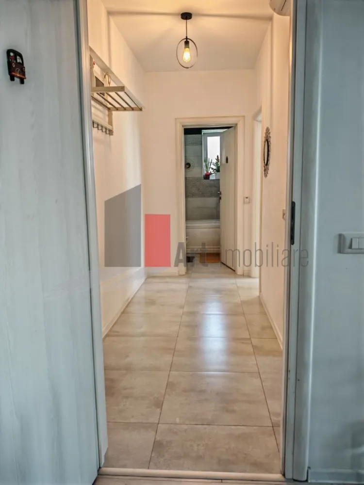Apartament cu 2 camere de vanzare -Pacii-cu centrala-mobilat si utilat