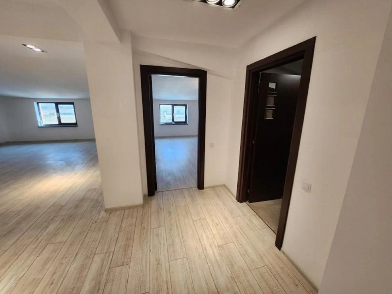 Pantelimon Gara Catelu birouri 200-400 mp - K Imobiliare propune in zona Pantelimon Gara Catelu spatiu de birouri 200-400 mp , imobil nou , etaj 2 , incalzire centrala . 2 grupuri sanitare , 2 bucatarii . 4 locuri de parcare .
pretvanzare: 0
monedavanzare: EUR
pretvanzaremp: 0
monedavanzaremp: EUR
pretinchiriere: 1650
monedainchiriere: EUR
monedainchiriereunitar: EUR