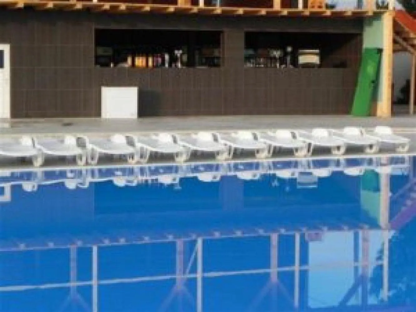 Pensiune restaurant , piscina, salon de evenimente de vanzare - K Imobiliare propune spre vanzare proprietate comerciala compusa din :pensiune ( 40 camere ) , restaurant 715 mp , 3 piscine (semiolimpica 338 mp , medie 115 mp , de copii 23 mp ) , salon de evenimente 1000 mp , depozit 535 mp , bar de zi , 
Suprafata teren 10.000 mp.
Total suprafata construita 5400 mp.
Afacerea este in functiune .
pretvanzare: 4200000
monedavanzare: EUR
pretvanzaremp: 0
monedavanzaremp: EUR
pretinchiriere: 0
monedainchiriere: EUR
monedainchiriereunitar: EUR
Suprafata camera: 50 mp