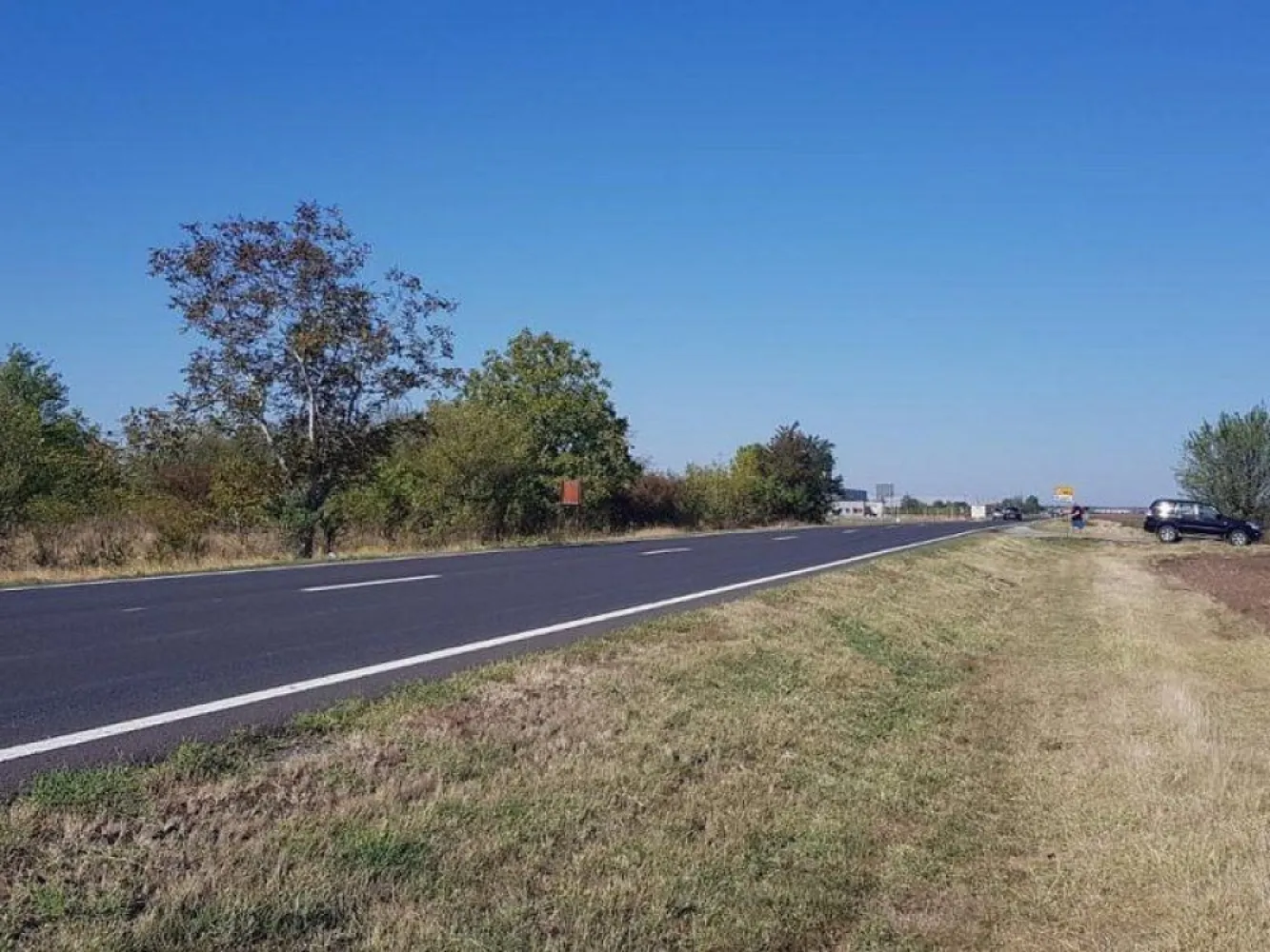 Branesti teren intravilan 30700 mp - K Imobiliare propune in zona Branesti intrare Islaz , teren intravilan suprafata 30700 mp , stradal pe DN3 , deschidere dubla 60 ml , urbanism POT 50% H -P+4, ,utilitati .