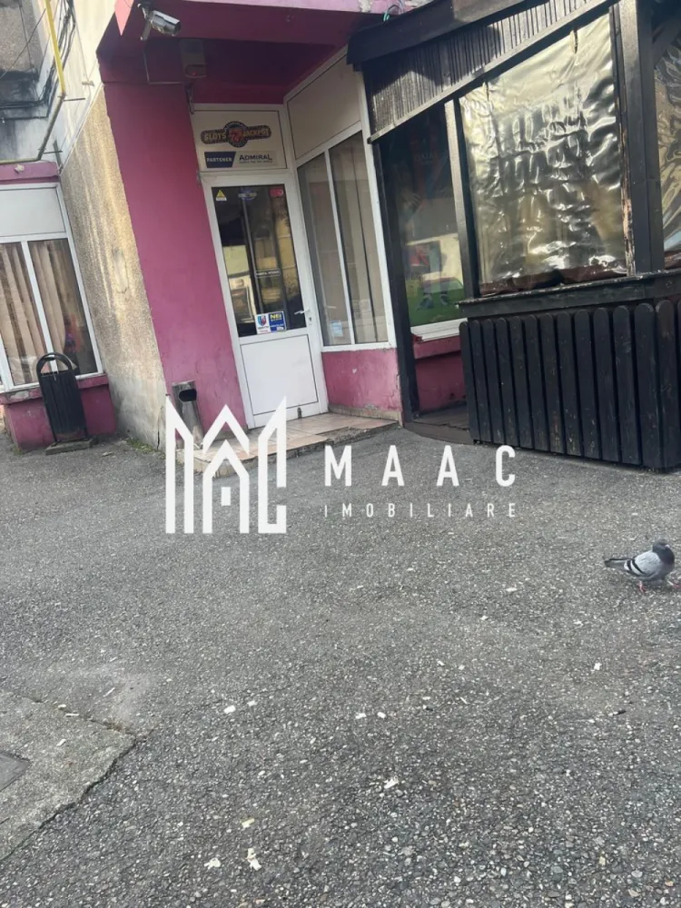 Spatiu comercial | Nord - Spațiu comercial de vânzare – zonă Nord | 69 mp utili | vitrină stradală | vad comercial

MAAC Imobiliare oferă spre vânzare spațiu comercial situat în zona Nord, într-o locație cu vad comercial foarte bun, pretabil pentru orice tip de activitate: magazin, salon, cabinet, birou, cafenea, servicii etc.

Detalii spațiu:

* Suprafață utilă: 69 mp
* Vitrină stradală generoasă, aproximativ 10 m, cu vizibilitate excelentă
* Acces direct din stradă
* Grup sanitar propriu
* Terasă, ideală pentru activități comerciale sau de relaxare

Avantaje cheie:

* Zonă intens circulată, pietonal și auto
* Vizibilitate foarte bună și expunere maximă
* Spațiu versatil, ușor adaptabil
* Potrivit atât pentru desfășurarea propriei activități, cât și pentru investiție

Proprietate ideală pentru antreprenori sau investitori care caută un spațiu cu potențial comercial ridicat.

Pentru mai multe informații și programarea unei vizionări, vă rugăm să ne contactați.

MAAC Imobiliare – partenerul tău de încredere în imobiliare.

id: CP2870744