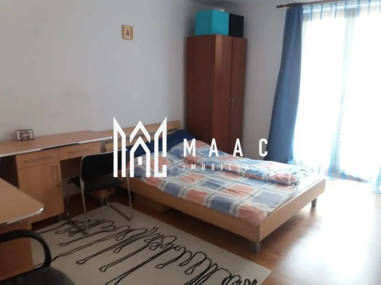 Apartament 3 camere la casa | Turnisor | Curte comuna - Apartament cu 3 Camere la Parter.

Preț de Vânzare: 175.000 NEGOCIABIL

Suprafață Utilă: 100 de mp

Detalii Apartament:

Anul Construcției: 2011, asigurând o structură solidă.

Compartimentare:
3 Camere: Cu un design spațios și confortabil.
2 Dormitoare: Pentru odihnă și intimitate.
1 Bucătărie Deschisă: Ideală pentru întâlniri cu familia și prietenii.
1 Baie cu Cadă: Dotată cu facilități moderne pentru relaxare și răsfăț.
1 Balcon Micuț și Cochet: Un spațiu plăcut pentru a savura o ceașcă de cafea.
Pivniță Inclusă: Spațiu suplimentar pentru depozitare sau proiecte personale.

Acces Auto:
Situat într-o zonă cu acces auto facil, curte comuna pentru confortul dvs. și al familiei.

Complet Mobilat și Utilat:

Apartamentul este pregătit pentru a vă oferi tot confortul de care aveți nevoie.
Mobilier si echipamente incluse.

Această proprietate reprezintă o oportunitate excelentă pentru cei care caută un apartament spațios și bine întreținut, potrivit pentru o familie sau pentru cei care doresc să se bucure de un stil de viață confortabil la parter.

Pentru mai multe informații sau pentru a programa o vizionare, nu ezitați să ne contactați, specificand ID CP1777957