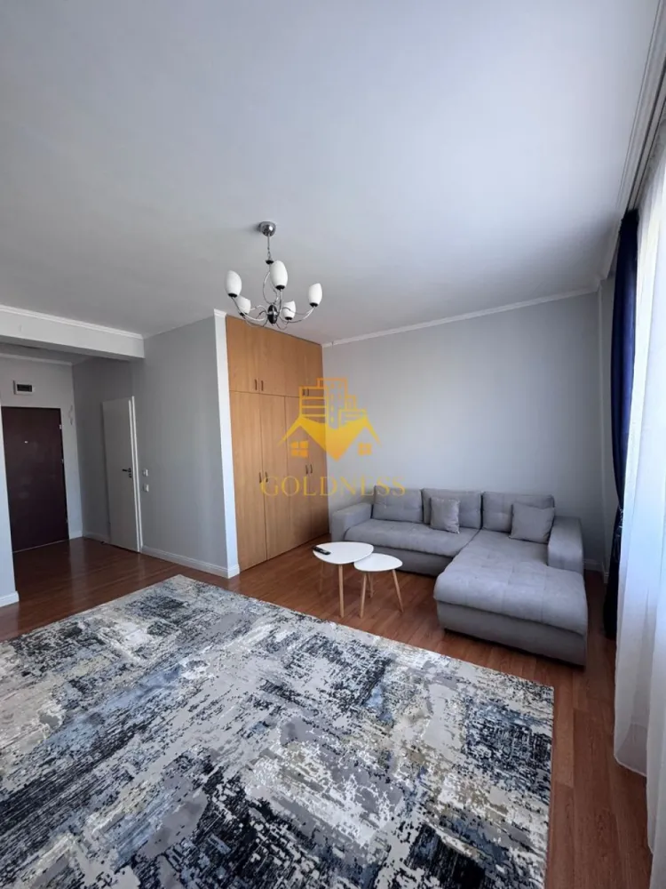 2 camere Modern, FSPAC, Calea Dorobantilor, OMV, Marasti - GOLDNESS Imobiliare vă propune spre închiriere un apartament cu 2 camere complet mobilat și utilat, la etajul 6 într-un imobil de 8 etaje, în Cartierul Marasti.
Dispune de loc de parcare!
Se află în apropierea stațiilor de transport în comun, magazine, restaurante, spații verzi, farmacii, etc. 

Apartamentul este compartimentat astfel:
 - dormitor cu pat matrimonial, dressing, noptiere, aer conditionat
 - living cu canapea extensibila, comoda tv, aer conditionat, dulap, 
 - bucatarie complet utilată și mobilată, loc de servit masa 
 - baie cu cada, calorifer port prosop și dulap pentru depozitare.
 - balcon de 6 mp, cu spatiu pentru depozitat

Imobilul este dotat cu toate cele necesare- centrală proprie, frigider, aragaz, hotă, mașină de spălat haine, etc. 

Dacă sunteți interesați de acest apartament și doriți să îl vizionați, dar și pentru alte oferte nu ezitați să ne contactați telefonic sau prin e-mail. Vă stăm la dispoziție!
Pentru intermediere se percepe un comision de 50% din prețul chiriei!