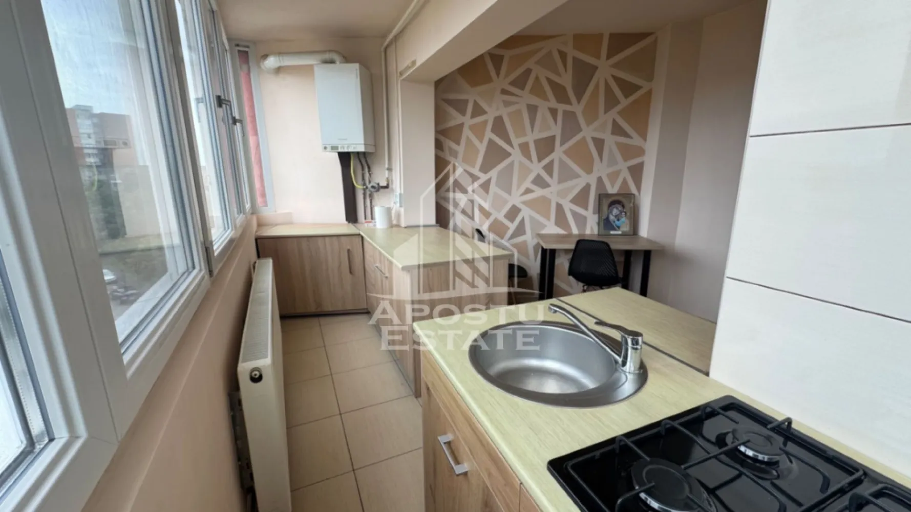 Apartament cu o cameră, de închiriat,zona Complexul studentesc - APOSTU ESTATE va propune spre inchiriere un apartament cu o camere decomandat in Complexul Studentesc.Imobilul se intinde pe o suprafata utila de 45mp si este compartimentat astfel:
 - hol de acces 
- living -
 dormitor
 - bucatarie lunminoasa si spațioasa
- baie 
Apartamentul este complet mobilat si utilat si dispune de:
 - Aer conditionat 
 - Masina de spalat haine
-Incalzirea apartamentului: centrala proprie (incalzire prin calorifere)
 
Acceptăm animale de companie exclusiv câini. Din motive ce țin de confort, igienă și siguranță, accesul pisicilor nu este permis . Nu se accepta sa se fumeze in incinta imobilului. 

Preț: 370€
Garanție: echivalentul a două chirii pentru animale.
Va asteptam cu drag la o vizionare! 
ID intern: CP3092877!