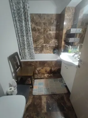 Ag BRASADAS vinde ap. 3 cam. in Complexul Newton Tătărași.