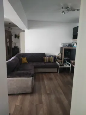 Ag BRASADAS vinde ap. 3 cam. in Complexul Newton Tătărași.