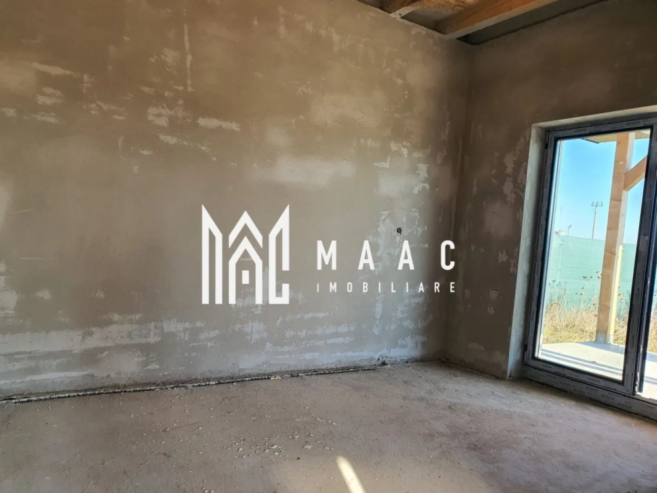 Casă modernă 3 camere | 350 mp teren I Cristian - MAAC Imobiliare vă propune spre vânzare o casă modernă, situată în Cristian, într-o zonă liniștită și bine dezvoltată. Proprietatea este ideală pentru o familie care își dorește confort, spațiu și posibilitatea de a-și personaliza interiorul după propriul gust.

Locuinta cuprinde: living, 2 dormitoare, hol, baie cu geam, bucătărie separată, cu ieșire pe terasa generoasă, acoperită.

Casa se vinde: la gata in exterior, la gri la interior sau la cheie, la cerere, în funcție de preferințele cumpărătorului (contra cost)
Construcția este realizată cu materiale de cea mai bună calitate, iar compartimentarea este practică și eficientă, ideală pentru viața de familie.

Racordată la toate utilitățile
Finisaje exterioare complete
La cerere, posibilitate de personalizare a finisajelor interioare

Teren de 350 mp, ideal pentru grădină, zonă de relaxare sau loc de joacă
Terasă generoasa acoperită, perfectă pentru petrecerea timpului în aer liber

 Locație: Cristian, jud. Sibiu — zonă apreciată, cu acces rapid către Sibiu și facilități esențiale.

Contactează-ne pentru mai multe detalii sau informații, specificați ca ați văzut anunțul cu ID: CP2854753!
