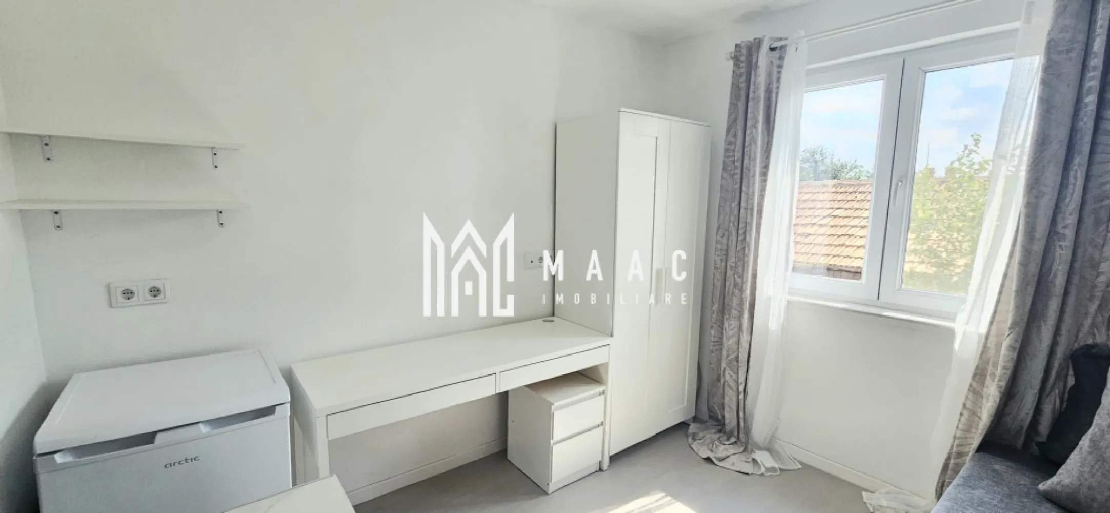 Garsoniera | Etaj 1 | Renovata complet | Mobilata | Lazaret - MAAC Imobiliare vă propune spre închiriere o garsonieră complet renovată, situată la etajul 1 al unui imobil din zona Lazaret, dupa podul garii ideală pentru o persoană singură sau un cuplu care caută un spațiu modern, luminos și eficient compartimentat.

Caracteristici:
Garsonieră situată la etajul 1 din 4
Suprafață utilă: 13 mp
Renovată complet, inclusiv instalațiile electrice și sanitare
Foarte luminoasă
Localizată într-o zonă cu acces rapid la magazine, stații de transport, servicii și alte facilități

Compartimentare:
Hol mic de intrare
Baie modernă, dotată cu cabină de duș
Dormitor funcțional, cu bucătărie compactă integrată

Condiții de închiriere:
Se percepe prima lună de chirie și garanție.

Pentru mai multe detalii precizati telefonic ca ati vazut anuntul cu ID: CP3106507