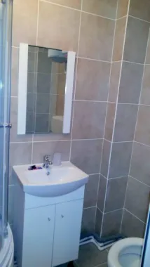 De vanzare garsoniera micro 40, et. 3/3, 27.000 euro