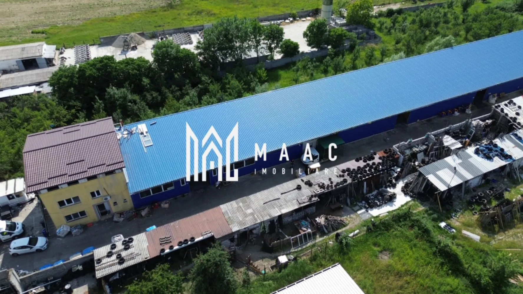 Hala 1330 MP| Raureni | Spatiu depozitare - 𝐃𝐞𝐩𝐨𝐳𝐢𝐭 𝐋𝐨𝐠𝐢𝐬𝐭𝐢𝐜 | 𝐇𝐚𝐥ă 𝐏𝐫𝐨𝐝𝐮𝐜ț𝐢𝐞 

Râureni , Râmnicu Vâlcea 

Detalii generale:
Amplasare premium – pe DN64 (drum cu 4 benzi), principalul acces spre oraș

Hală industrială / depozitare: 1.000 mp utili/ 1330 mp 

Posibilitate extindere: încă 1.000 mp hală suplimentară

Clădire birouri: P+2 

Spații anexe: 300 mp (birouri, vestiare, dușuri)

Facilități logistice:
Platformă betonată acces / intrare: 1.000 mp

Spațiu de depozitare exterioară: 1.500 mp

6 uși industriale + rampă pentru TIR-uri

2 linii electrice independente de mare putere

Încălzire centralizată din rețeaua magistrală CET Govora

Utilități complete: apă curentă, canalizare

Posibilitate de extindere cu 3000 MP de teren la un pret avantajos

Pentru mai multe detalii sau pentru programarea unei vizionări, vă invităm să contactați MAAC Imobiliare.

ID: CP2872622