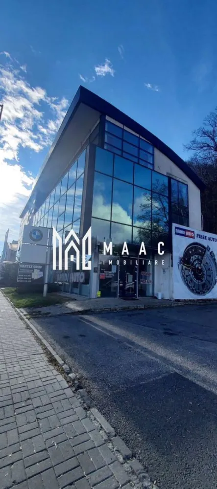 Spatiu Comercial | Nord| 760MP | Pretabil Clinica - MAAC Imobiliare vă propune spre inchiriere o clădire de birouri / spațiu comercial, ideală pentru clinică medicală, situată într-o zonă premium din Râmnicu Vâlcea, pe Calea lui Traian, în imediata vecinătate a Spitalul Județean de Urgență Vâlcea.

Imobilul este construit în anul 2012, are regim de înălțime P+2 și dispune de o suprafață totală utilă de 760 mp, fiind amplasat pe un teren cu suprafața totală de 626 mp, la care se adaugă 628 mp teren aferent exclusiv construcției.

Suprafață construită la sol: 280,7 mp
Acces: 2 intrări independente – ideal pentru circuite separate (pacienți/personal)
Destinație: clinică medicală, cabinete individuale, centru de recuperare, spații de birouri, activități comerciale

Un avantaj major al proprietății îl reprezintă parcarea generoasă:

* 12 locuri de parcare private, cu acces securizat prin barieră
* 14 locuri de parcare publice, disponibile în imediata apropiere

Datorită poziționării excelente, vizibilității foarte bune și proximității față de unități medicale și instituții publice, această clădire reprezintă o oportunitate solidă de investiție, fiind ideală atât pentru desfășurarea directă a unei activități medicale, cât și pentru achiziție cu scop investițional.

Pentru detalii suplimentare și vizionări, MAAC Imobiliare vă stă la dispoziție.

CP2873284