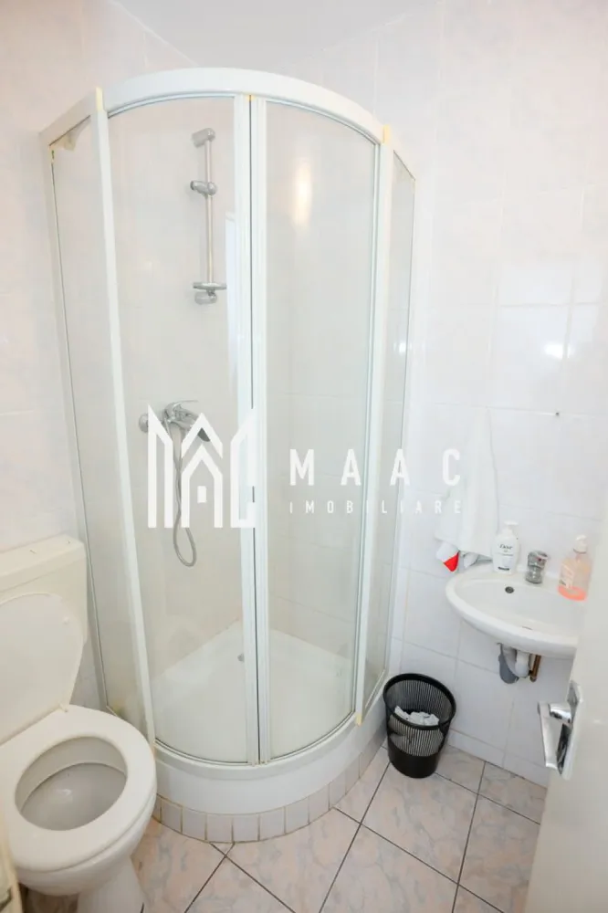 Apartament 2 camere | Pretabil Spatiu Comercial | Zona Nord - Apartament pretabil spatiu Comercial, 2 camere – zona Nord, Râmnicu Vâlcea

MAAC Imobiliare vă propune spre vânzare un apartament cu 2 camere modificat in spatiu comercial si intrare stradala, situat într-o zona Nord.

Este o alegere ideală pentru investiție, fiind disponibil imediat pentru vanzare si este pretabil pentru inchiriere sau activitati comerciale.

Pentru mai multe detalii și programarea unei vizionări, contactați echipa MAAC Imobiliare Râmnicu Vâlcea.

CP2872963