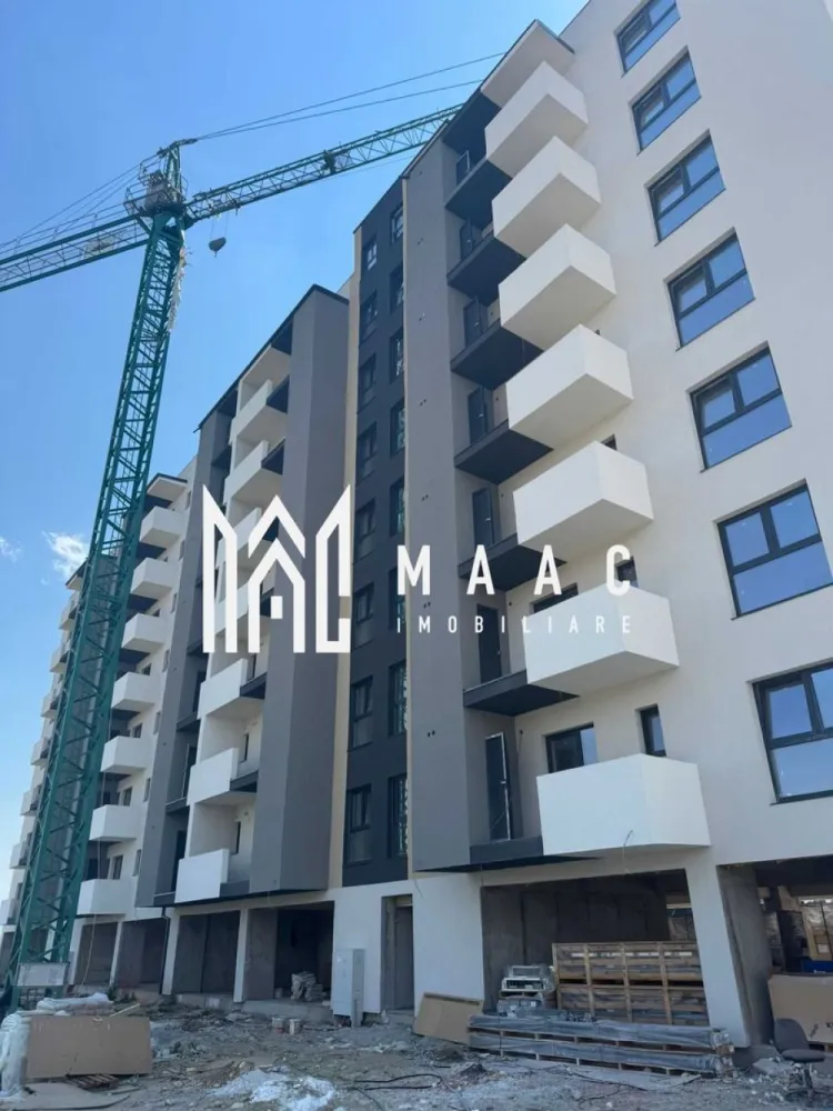 Apartament 2 camere | Finisat | Zona Doamna Stanca - MAAC Imobiliare vă propune spre vânzare un apartament cu 2 camere situat într-un imobil nou de pe strada Doamna Stanca, într-o zonă în plină dezvoltare, cu acces facil către principalele puncte de interes și infrastructură modernă. Proprietatea reprezintă o alegere potrivită atât pentru locuință proprie, cât și pentru investiție pe termen mediu și lung.

Apartamentul are o suprafață utilă de 49 mp și beneficiază de balcon, fiind amplasat la etajul 6 al unui imobil nou. Compartimentarea este eficientă și adaptată unui stil de viață modern, oferind spații bine optimizate.

Compartimentare:
-Living cu bucătărie open-space
-Dormitor
-Baie
-Balcon

Locuința se predă la stadiul „LA CHEIE”, oferind confort și posibilitatea mutării fără investiții suplimentare în finisaje. Sistemul de încălzire este prin pardoseală, iar apartamentul dispune de centrală termică proprie, asigurând eficiență energetică și control individual al consumului.

Locul de parcare suprateran este inclus în preț, un avantaj important într-o zonă rezidențială aflată în expansiune.

Termenul de predare este aprilie 2026, oferind timp pentru planificare și organizare.

Pentru mai multe informații, vă rugăm să specificați telefonic că ați văzut anunțul cu ID CP2875835.