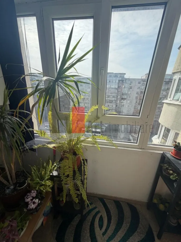 Apartament cu trei camere de vanzare-Crangasi-loc de parcare