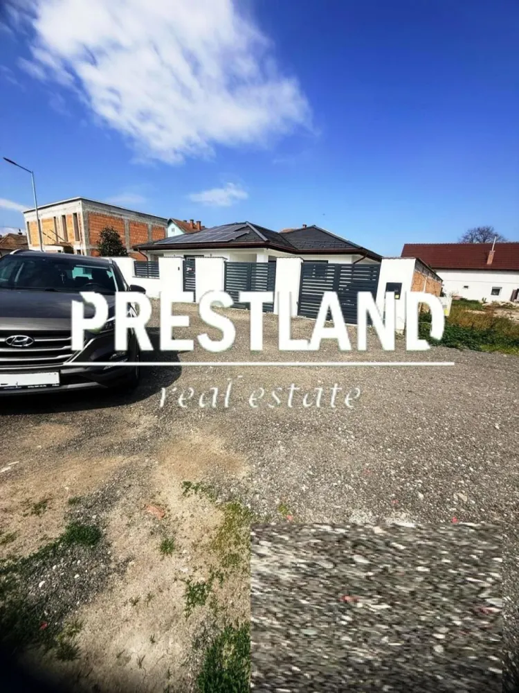 Teren intravilan de constructie casă S+P+D+P+M !! - Vând teren de constructie casa in zona centrala a Sibiului intru-un cartier privat unde predomina case noi, in suprafată de 692 mp, cu deschidere la drum de 21 ml.

 Terenul are toate utilitațile(apa, canal, curent gaz) !!

Oferim clienților următoarele servicii:
- consultanta obținere credite bancare;
- servicii notariat;
- servicii de topografie(schiță, releveu);
- certificate energetice imobile;
- asigurări;
- servicii de evaluare;
- consultanta juridica;