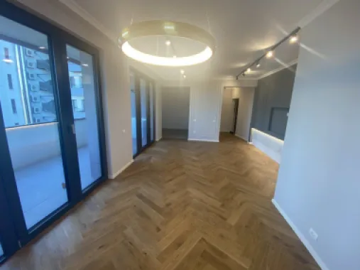 Proprietar Penthouse Unirii 4 camere vedere la bulevard