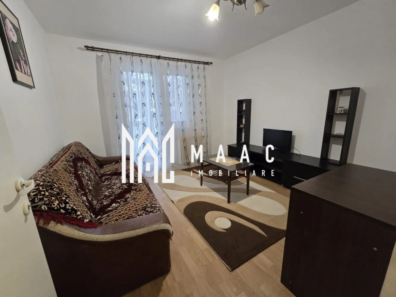 Apartament 3 Camere I Pet-friendly I Decomandat I Ciresica - Apartament decomandat de 60 mp, situat la etajul 2 din 4, într-un imobil bine întreținut.

Dispune de balcon, este complet mobilat și utilat, gata de mutare.

Disponibil imediat

Se acceptă animale de companie Zonă Cireșica, acces facil la mijloace de transport, magazine, școli.

Pentru mai multe detalii și vizionări:ID: CP2876984