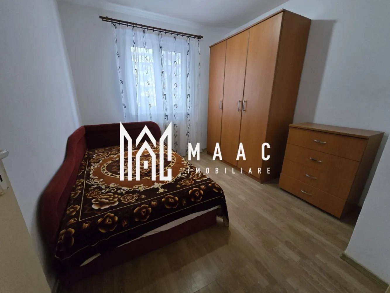 Apartament 3 Camere I Pet-friendly I Decomandat I Ciresica - Apartament decomandat de 60 mp, situat la etajul 2 din 4, într-un imobil bine întreținut.

Dispune de balcon, este complet mobilat și utilat, gata de mutare.

Disponibil imediat

Se acceptă animale de companie Zonă Cireșica, acces facil la mijloace de transport, magazine, școli.

Pentru mai multe detalii și vizionări:ID: CP2876984