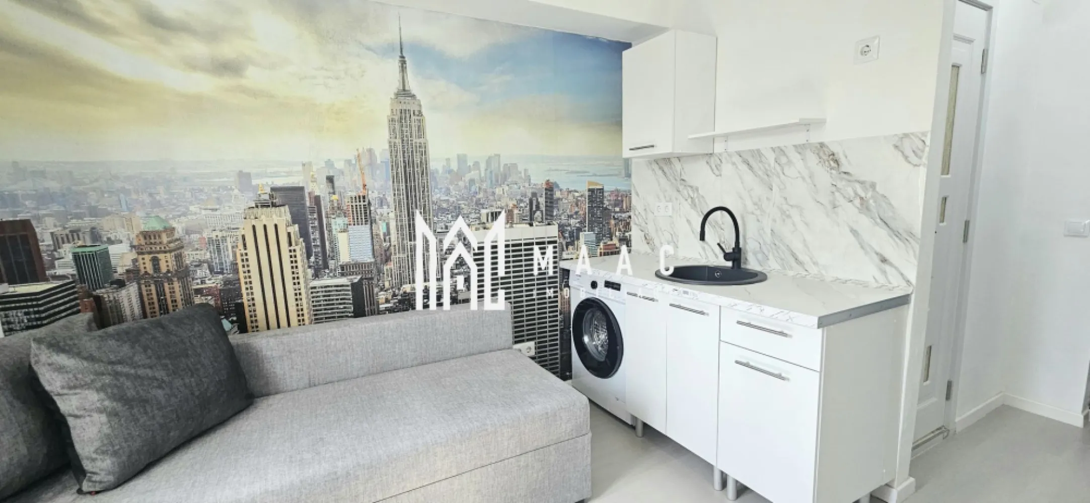 Garsoniera | Etaj 1 | Renovata complet | Mobilata | Lazaret - MAAC Imobiliare vă propune spre închiriere o garsonieră complet renovată, situată la etajul 1 al unui imobil din zona Lazaret, dupa podul garii ideală pentru o persoană singură sau un cuplu care caută un spațiu modern, luminos și eficient compartimentat.

Caracteristici:
Garsonieră situată la etajul 1 din 4
Suprafață utilă: 13 mp
Renovată complet, inclusiv instalațiile electrice și sanitare
Foarte luminoasă
Localizată într-o zonă cu acces rapid la magazine, stații de transport, servicii și alte facilități

Compartimentare:
Hol mic de intrare
Baie modernă, dotată cu cabină de duș
Dormitor funcțional, cu bucătărie compactă integrată

Condiții de închiriere:
Se percepe prima lună de chirie și garanție.

Pentru mai multe detalii precizati telefonic ca ati vazut anuntul cu ID: CP2849293