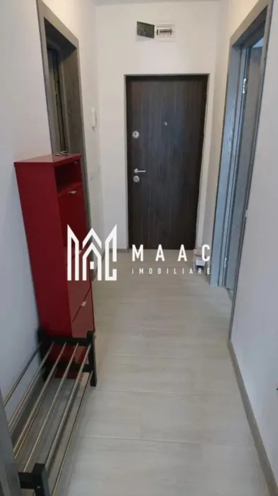Apartament 2 Camere I Modern I 2/4 I West Side Park Residence - Maac Imobiliare oferă spre închiriere un apartament cu 2 camere, amplasat în zona Calea Surii Mici.

Proprietatea este compusă din dormitoare, living open-space cu bucătărie, baie, balcon deschis si un loc de parcare inclus in pretul chiriei.

Se inchiriaza pe minim 12 luni.
Se percepe garantie in cuantumul unei chirii lunare.
Se preda mobilat/utilat.
Disponibil imediat.

Apartamentul are disponibil un al doilea loc de parcare ce poate fii adaugat chiriei contra-cost.

Nu se accepta animale de companie. 

In apropiere se gasesc stații de autobuz care faciliteaza legaturi rapide cu restul orasului.

Pentru mai multe detalii sau pentru a programa o vizionare, vă rugăm să specificați ID-ul prin telefon: CP2874146