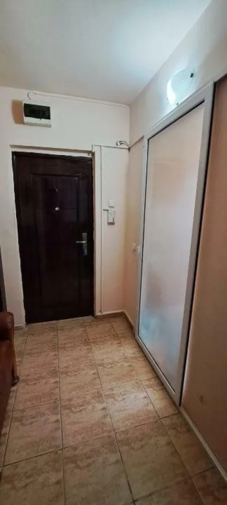 ageuropa.ro închiriaza ap 2 cam Baba Novac etaj - Agenția EUROPA închiriază apartament mobilat si utilat cu 2 camere
semidecomandate.

Zona Baba Novac, la 5 minute de parcul IOR si Mall ParkLake
Statie troleibuz 70, 79 si 92 si autobuz 311 la 2 minute.
La 10 minute de metrou Dristor.

 Pentru mai multe oferte accesați www.ageuropa.ro.