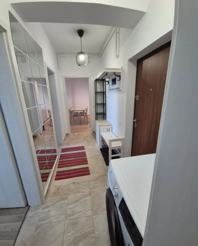 Inchiriez apartament - Inchiriez apartament 2 camere, decomandat, mobilat si utilat, centrala proprie, aer conditionat.
Detin loc de parcare in subteran.
Situat la et 11, pe bld. Metalurgiei, la 8 min de mers de statia de metrou Dimitrie Leonida si 2 min de statia de autobuz.
In apropiere se afla Parcul Tudor Arghezi, Metro, Auchan, Grand Arena, scoli, gradinite.