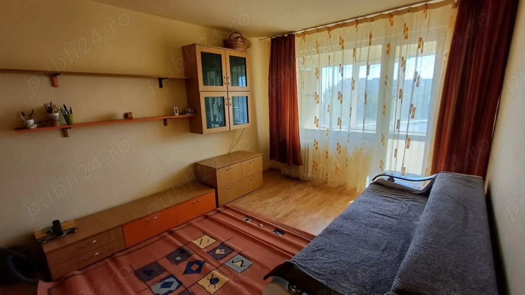 Închiriere 2 camere, 51 mp, zona Auchan Titan, etaj 6 8 - Apartament mobilat, utilat complet spațios, luminos bine conectat.
În apropiere numeroase centre comerciale, grădiniță, scoala.
Pentru detalii și vizionari: (apel telefonic, SMS, Whatsapp)