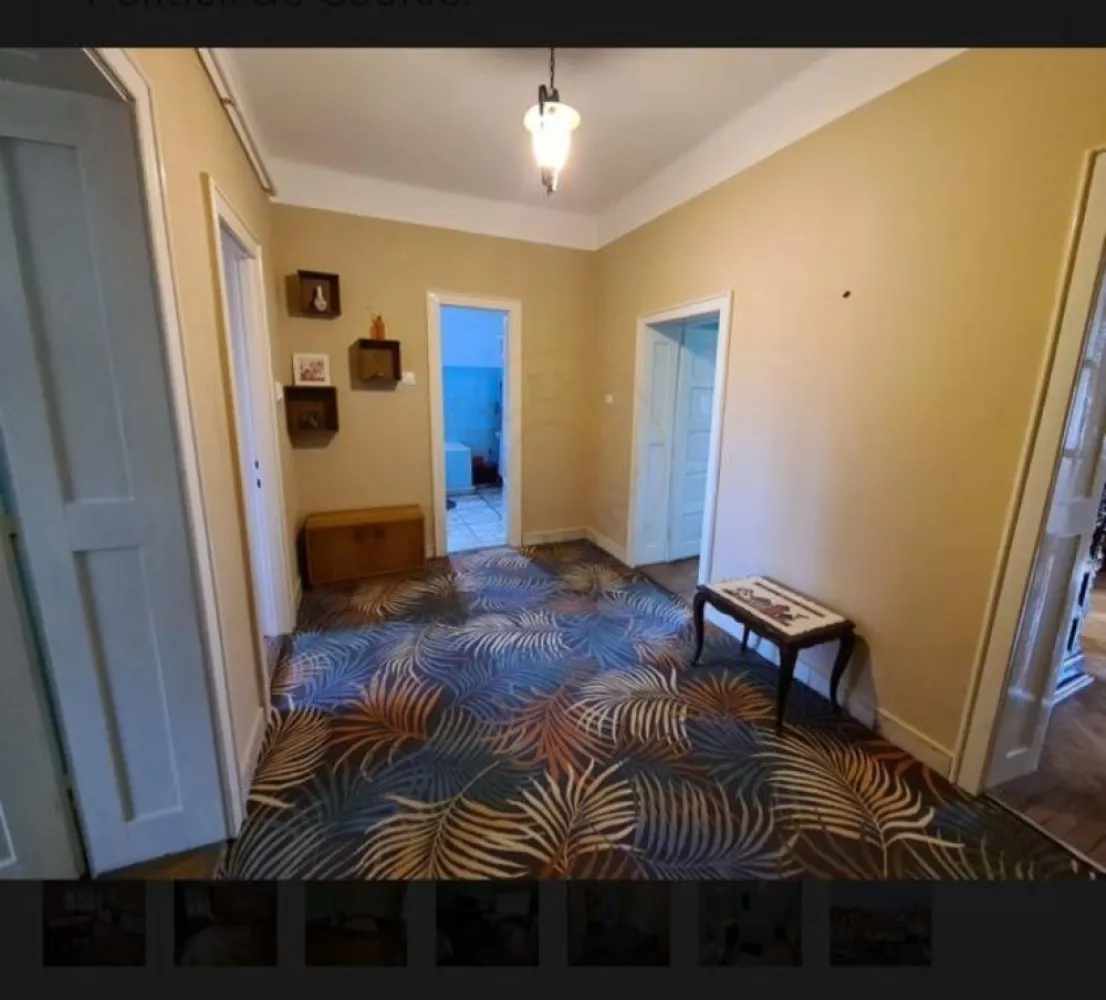 Agenția imobiliara BRASADAS vinde ap 3 cam Titulescu - Agenția imobiliara BRASADAS vinde apartament spațios cu 3 camere, hol, baie, cămară , balcon și beci cu 2 încăperi mari . 
Este într-o clădire P+3 nivele, respectiv garaje/beci și 3 apartamente.
Apartamentul este situat la nivelul 2/3. 
Foarte aproape de piața mare și centru.
Www.brasadas.com.