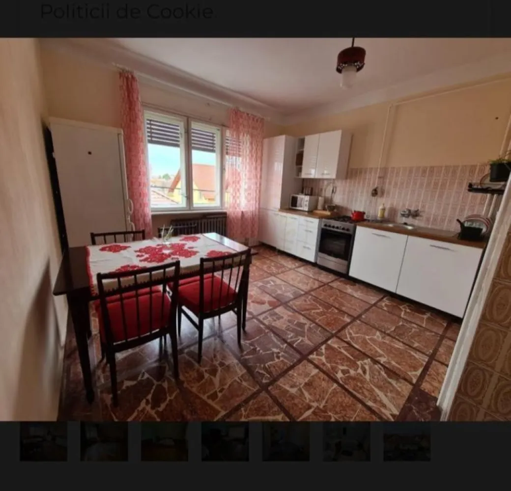 Agenția imobiliara BRASADAS vinde ap 3 cam Titulescu - Agenția imobiliara BRASADAS vinde apartament spațios cu 3 camere, hol, baie, cămară , balcon și beci cu 2 încăperi mari . 
Este într-o clădire P+3 nivele, respectiv garaje/beci și 3 apartamente.
Apartamentul este situat la nivelul 2/3. 
Foarte aproape de piața mare și centru.
Www.brasadas.com.