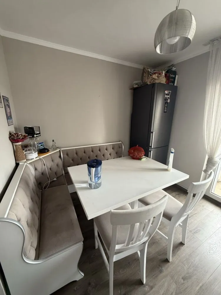 BRASADAS vinde ap 2 cam Carpati 2 etaj 3/4. - Agentia imobilara BRASADAS vinde apartament cu 2 camere decomandate in Carpați 2 cu suprafata utila de 61mp. cu 2 balcoane la etajul 3/4.
Parcare rezervata
Beci inclus
Complet mobilat și utilat.
Www.brasadas.com.