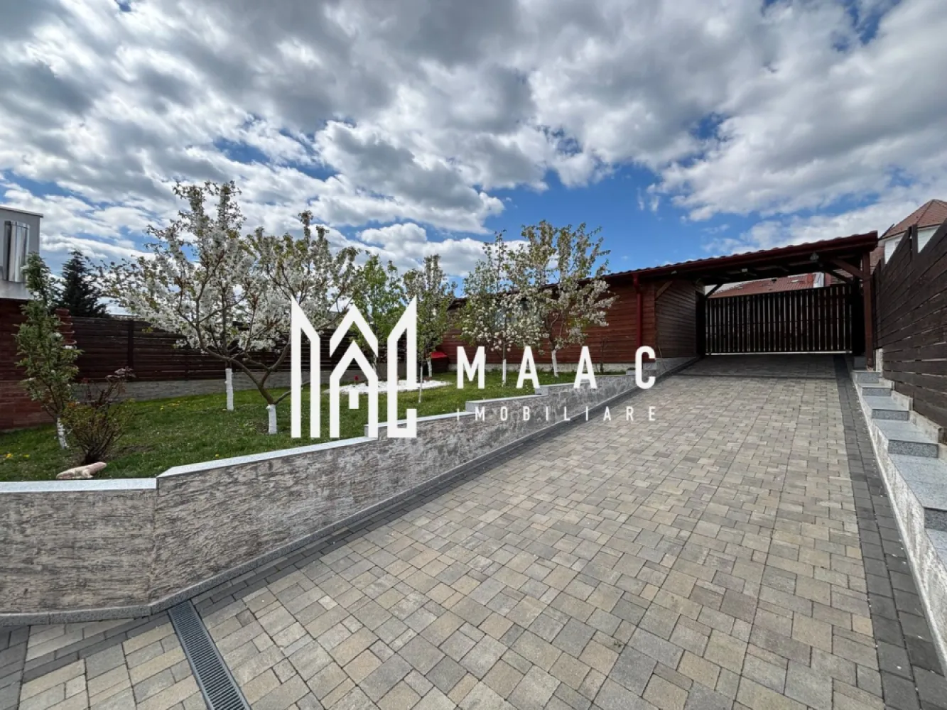 Casă 5 camere de vânzare | Arhitecților, Sibiu | 220 mp, teren 426 mp