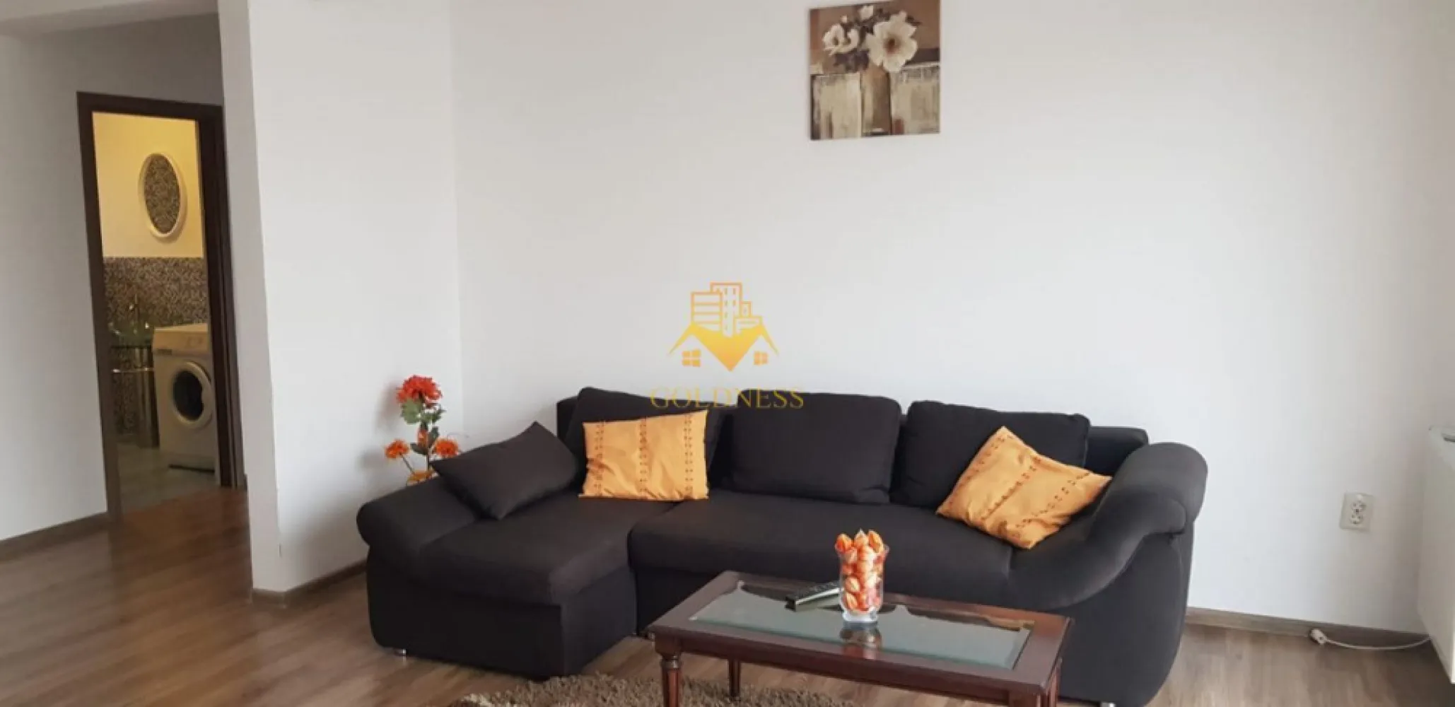 3 camere, modern,parcare, 2 bai,Gheorgheni, zona Fagului, Pet Friendly - GOLDNESS Imobiliare vă propune spre închiriere un apartament cu 3 camere complet mobilat și utilat, la etajul 1 într-un imobil de 2 etaje, în Cartierul Gheorgheni.
Dispune de loc de parcare!
Se află în apropierea stațiilor de transport în comun, magazine, restaurante, spații verzi, farmacii, etc. 

Apartamentul este compartimentat astfel:
 - dormitor cu pat matrimonial, dressing, noptiere
 - dormitor cu pat matrimonial, dressing, noptiere, TV
 - living cu canapea extensibila, spatiu pentru depozitare, TV
 - bucatarie complet mobilata, utilata, loc de luat masa
 - baie cu cabina de dus, calorifer port prosop și dulap pentru depozitare.
 - baie cu cada, calorifer port prosop și dulap pentru depozitare.

Imobilul este dotat cu toate cele necesare- centrală proprie, mașină de spălat haine, frigider, plită electrică, hotă, etc. 

Dacă sunteți interesați de acest apartament și doriți să îl vizionați, dar și pentru alte oferte nu ezitați să ne contactați telefonic sau prin e-mail. Vă stăm la dispoziție!

Pentru intermediere se percepe un comision de 50% din prețul chiriei!